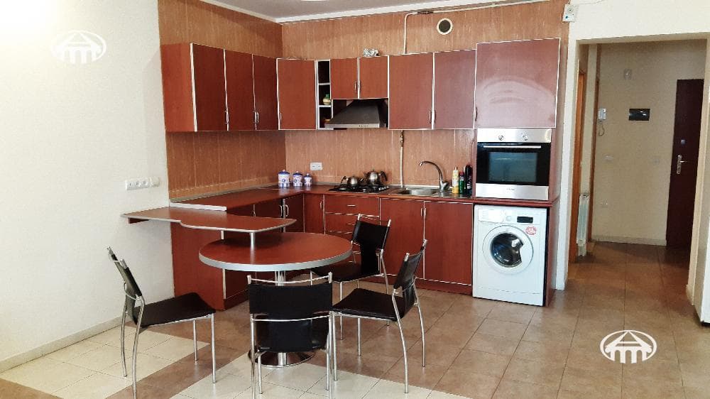 Квартира · 2 комн. · 65 м² · Кентрон