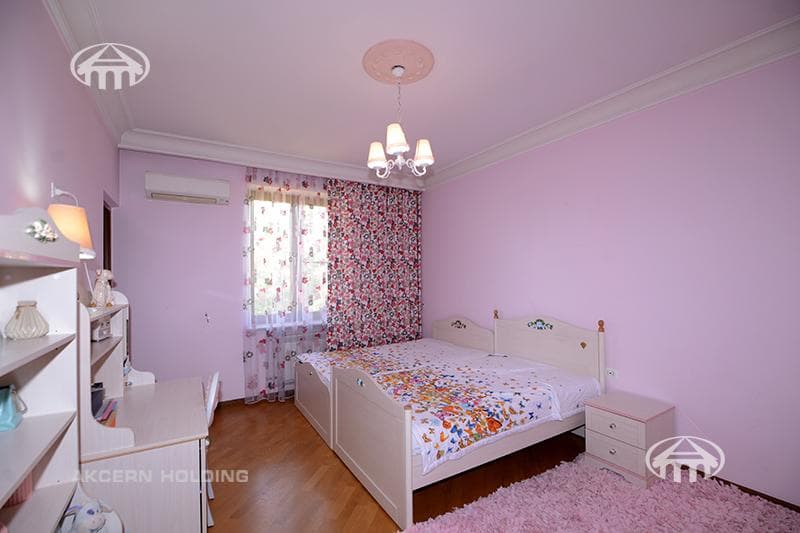 Առանձնատուն · 6 սեն. · 360 մ² · Էրեբունի