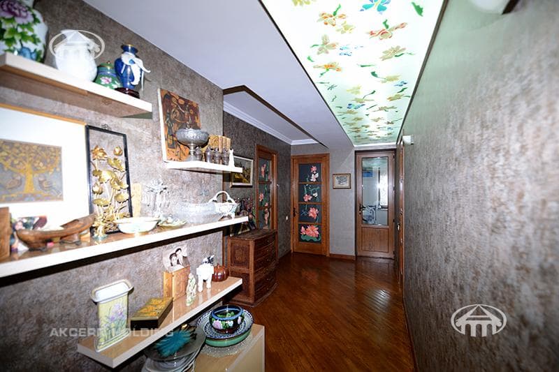 Квартира · 4 комн. · 114 м² · Кентрон