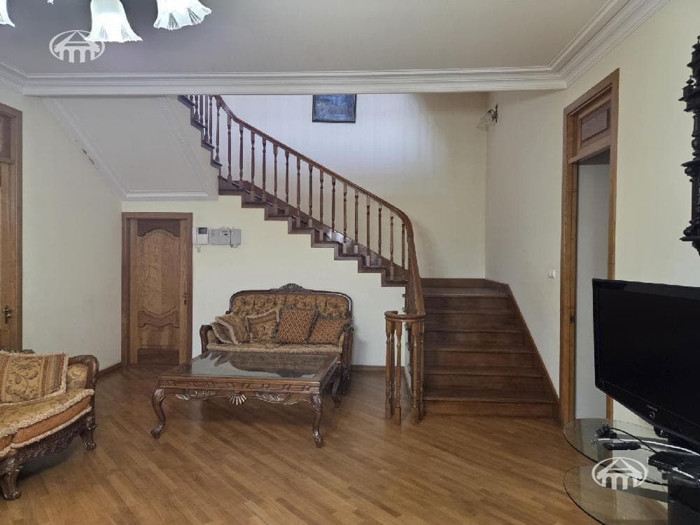Дом · 6 комн. · 540 м² · Арабкир