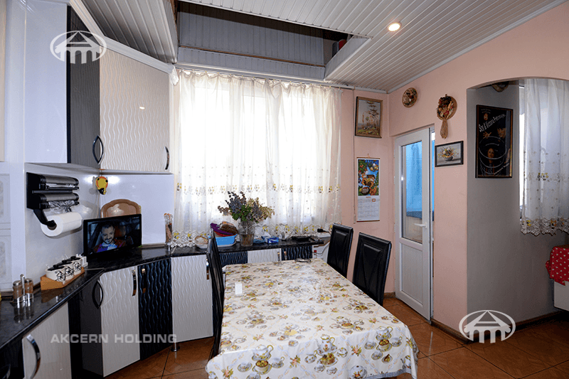 Квартира · 5 комн. · 164 м² · Кентрон