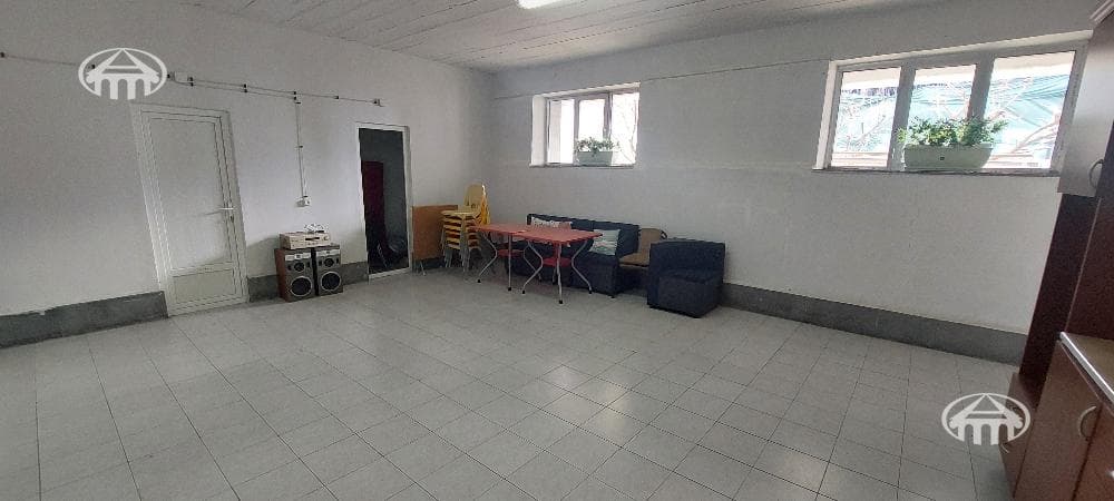 Բնակարան · 4 սեն. · 140 մ² · Կենտրոն