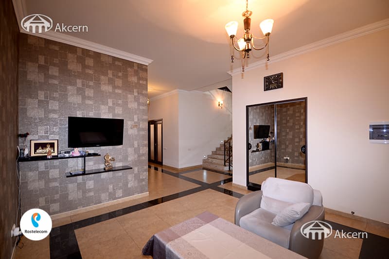Առանձնատուն · 6 սեն. · 427 մ² · Կենտրոն