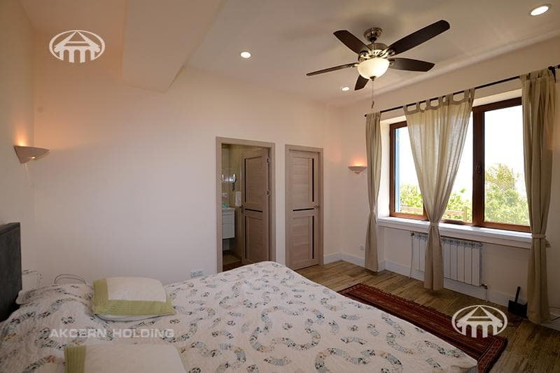 Mansion · 4 rooms · 244 m² · Saghmosavan
