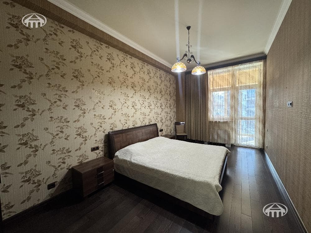 Квартира · 3 комн. · 160 м² · Кентрон