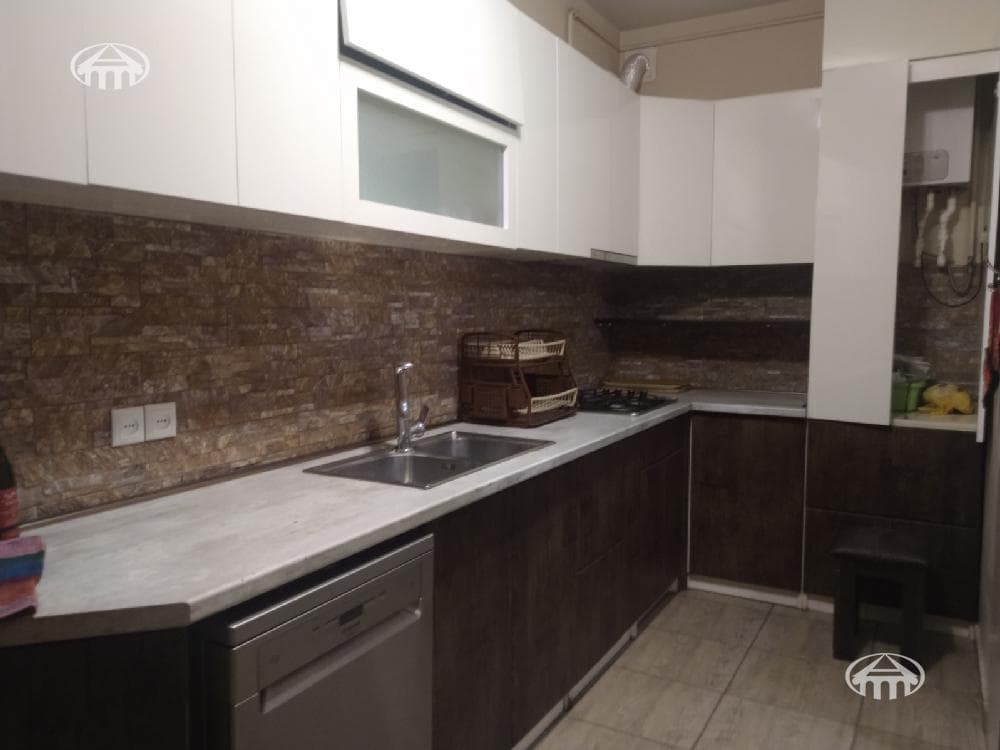 Apartment · 4 rooms · 184 m² · Kentron