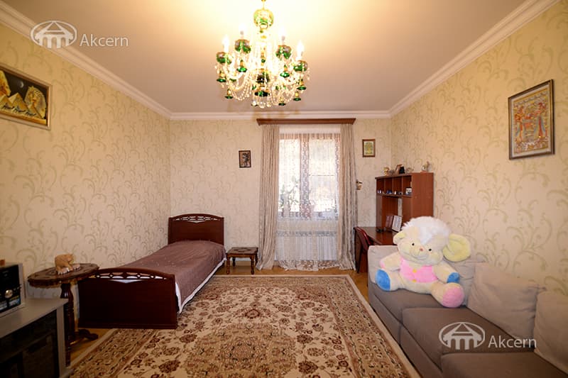 Mansion · 5 rooms · 372 m² · v. Arinj