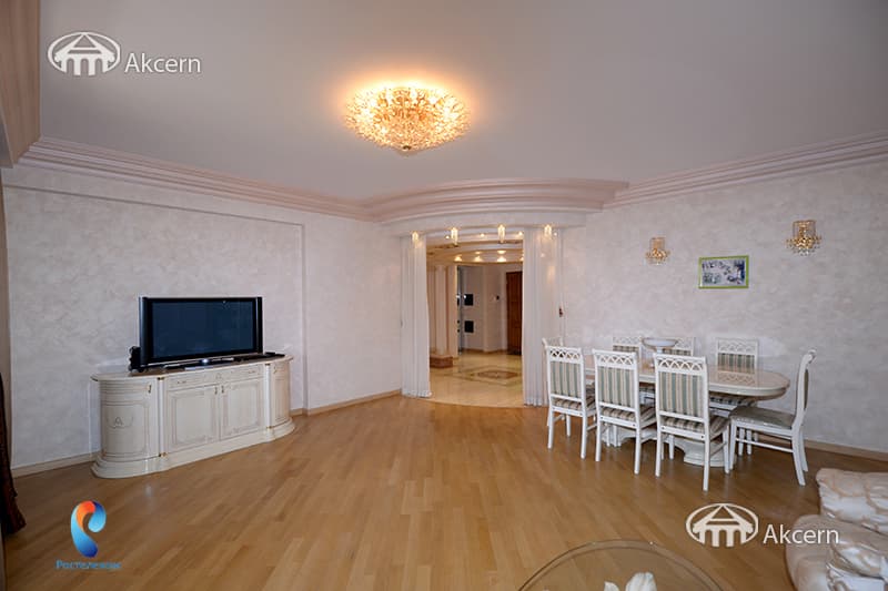 Apartment · 3 rooms · 150 m² · Kentron