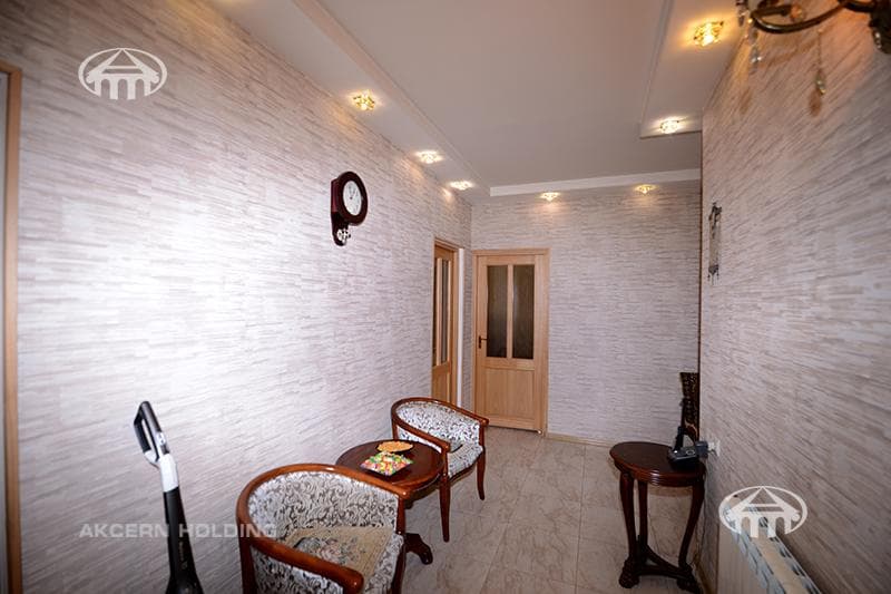 House · 5 rooms · 162 m² · Kentron