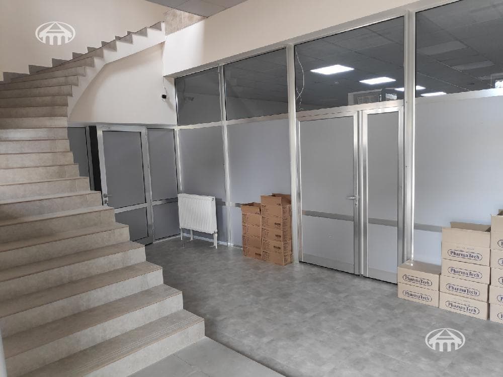 Խանութ · 600 մ² · Հրազդան