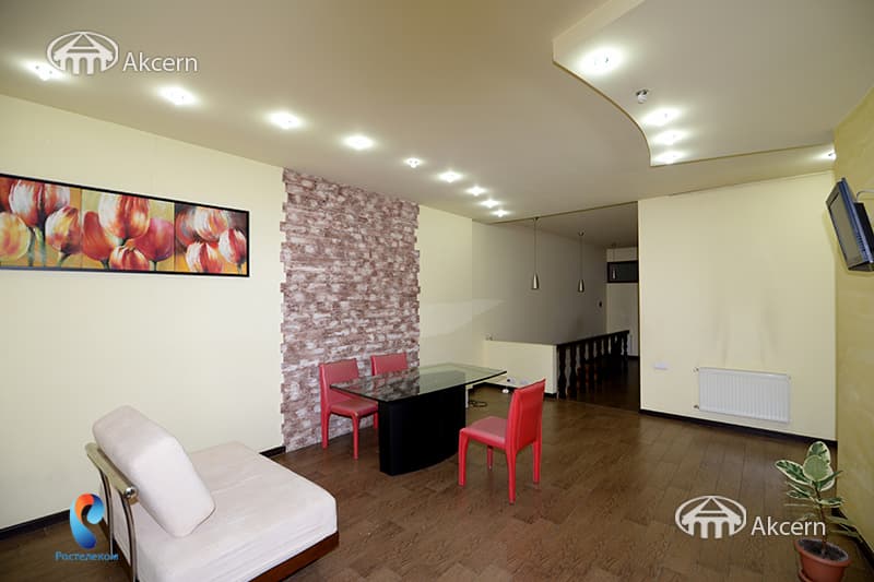 Apartment · 4 rooms · 215 m² · Kentron