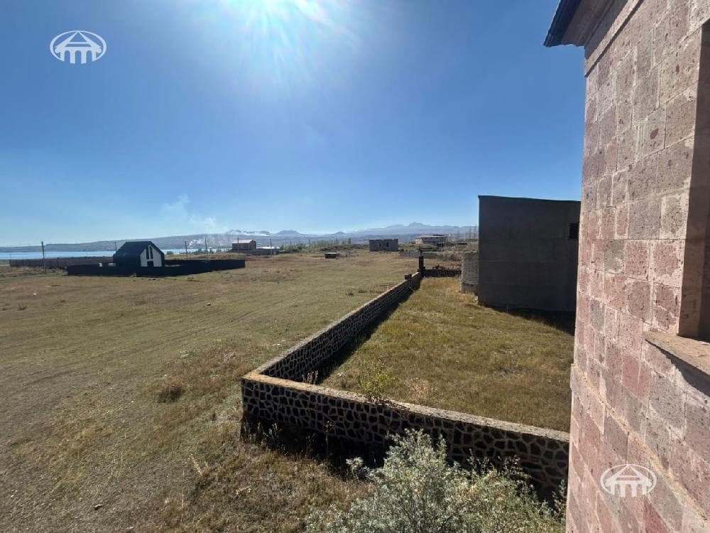 Land · 706 m² · Sevan