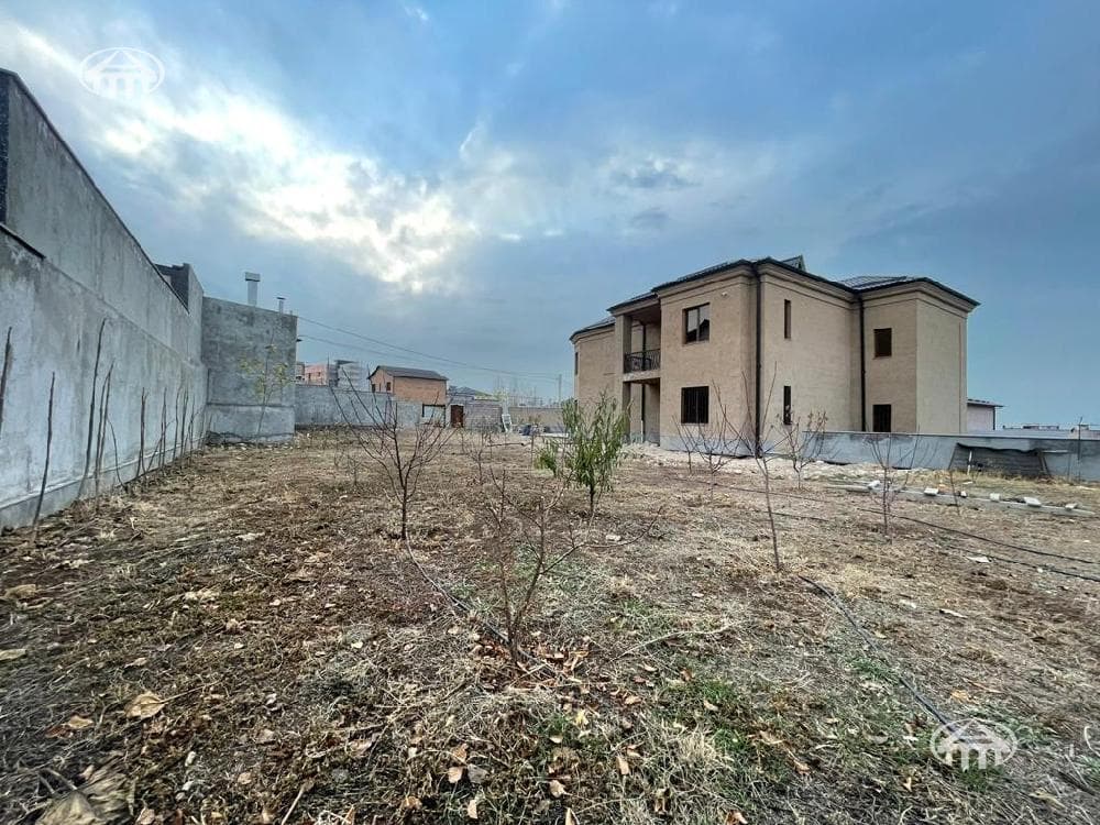 Особняк · 700 м² · Ариндж