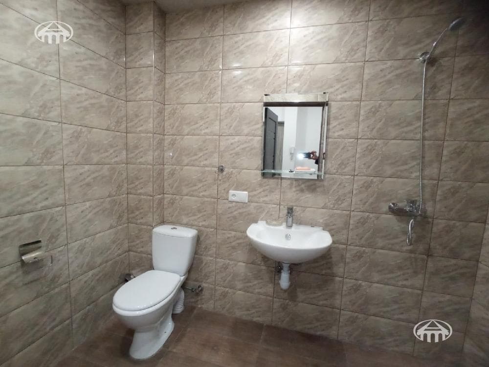 Office · 81 m² · Kentron
