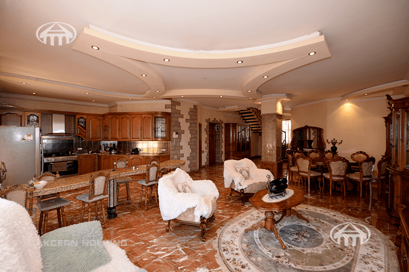 Apartment · 5 rooms · 210 m² · Kentron