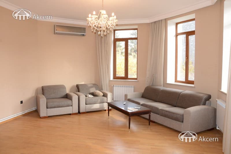 Առանձնատուն · 8 սեն. · 898 մ² · Արաբկիր