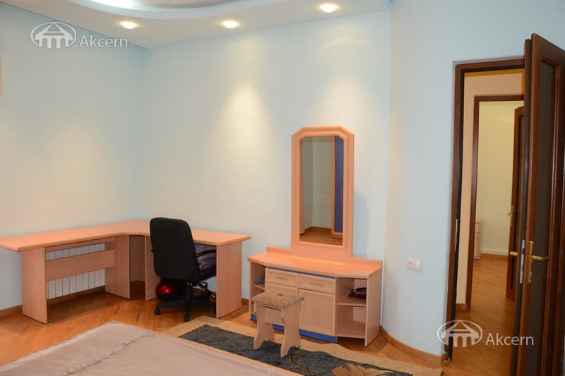 Բնակարան · 3 սեն. · 95 մ² · Կենտրոն — Լուսանկար 10 / 17