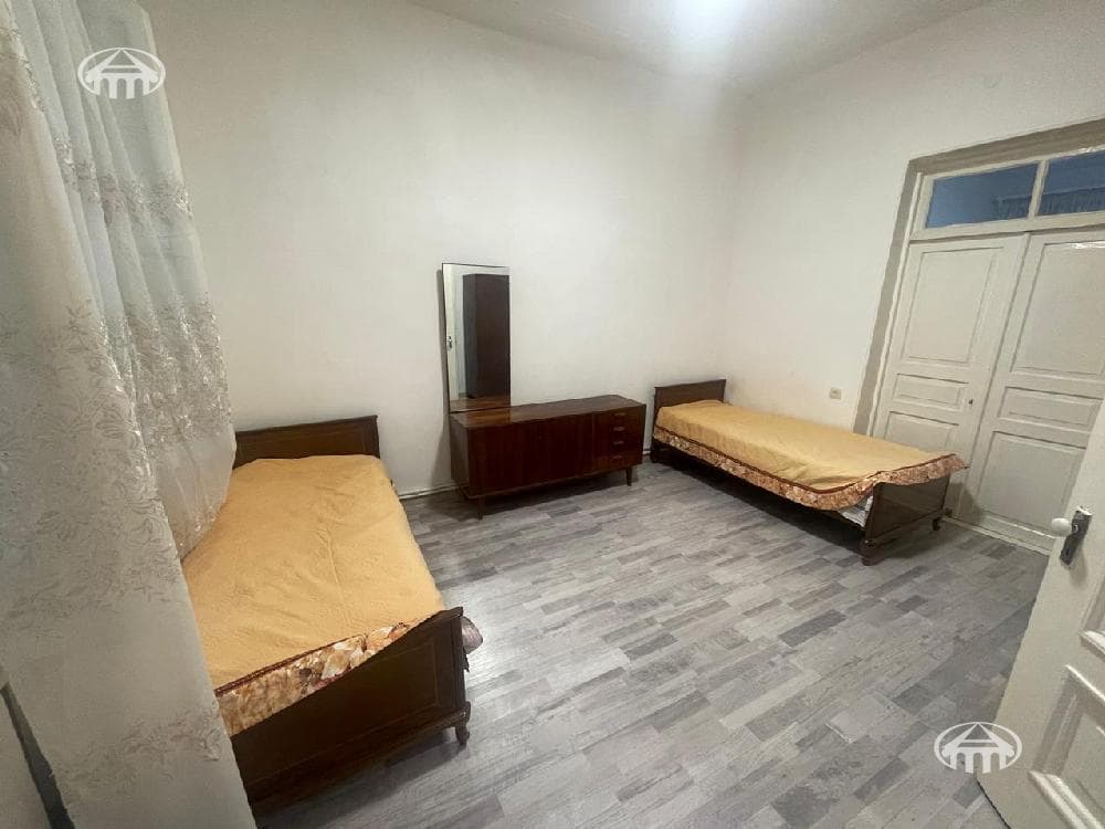 House · 3 rooms · 90 m² · Arabkir