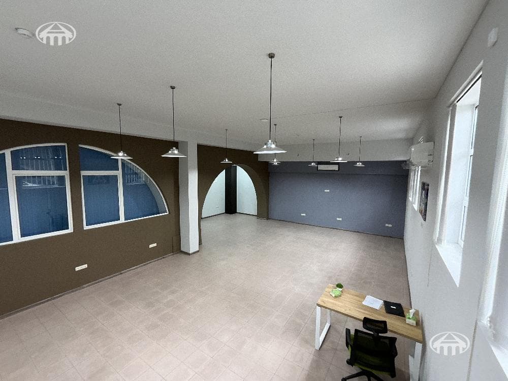 Office · 190 m² · Kentron
