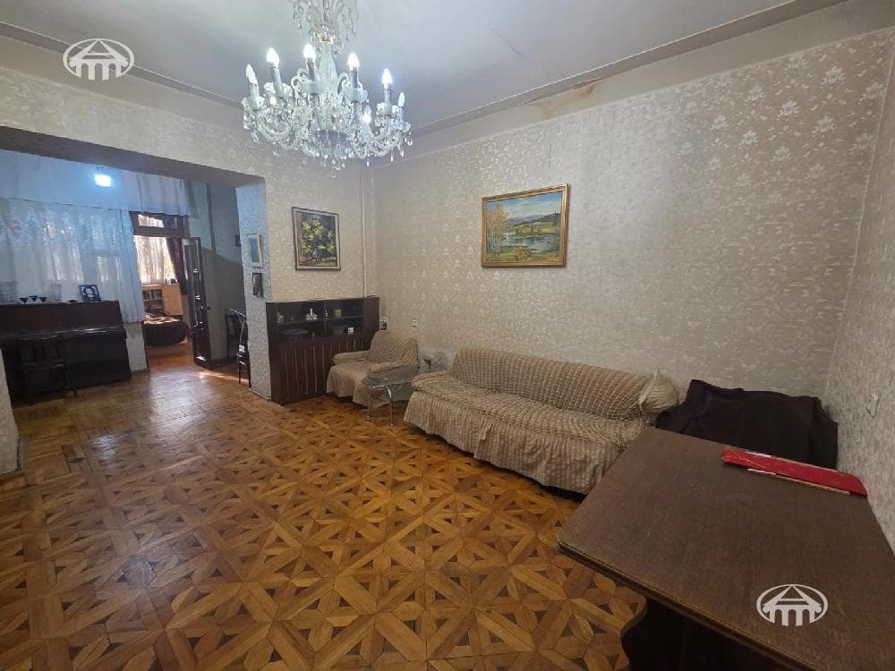 Apartment · 3 rooms · 94 m² · Kentron