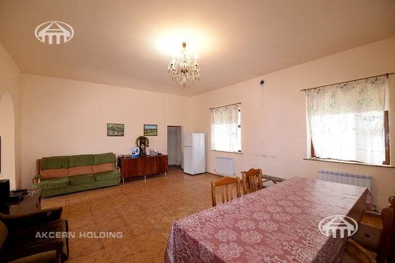 Առանձնատուն · 6 սեն. · 290 մ² · Բյուրական