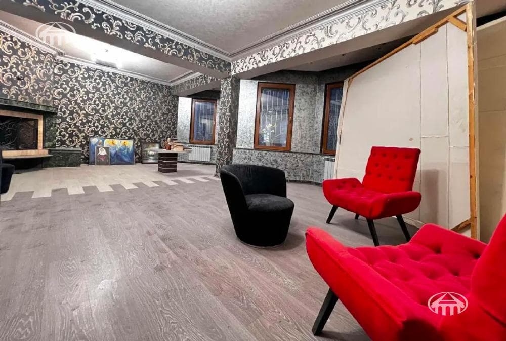Квартира · 4 комн. · 147 м² · Кентрон