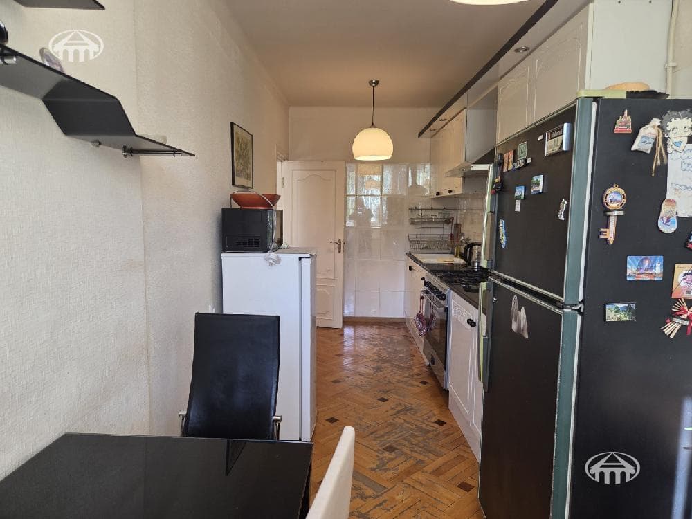 Apartment · 4 rooms · 106 m² · Kentron