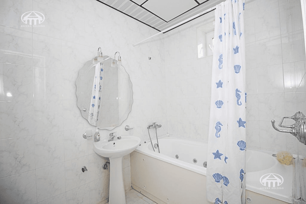 Дом · 8 комн. · 675 м² · Арабкир