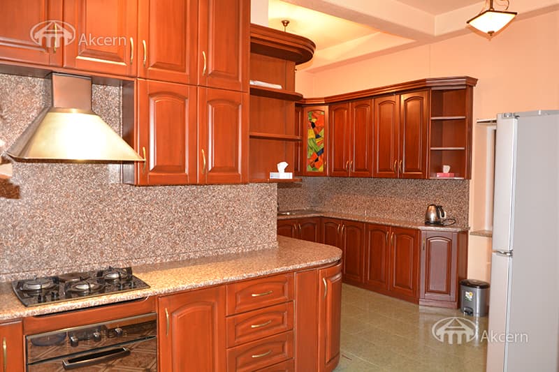 Квартира · 5 комн. · 200 м² · Кентрон