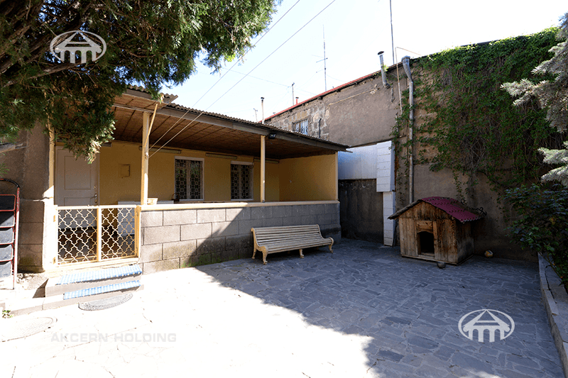 House · 3 rooms · 131 m² · Arabkir