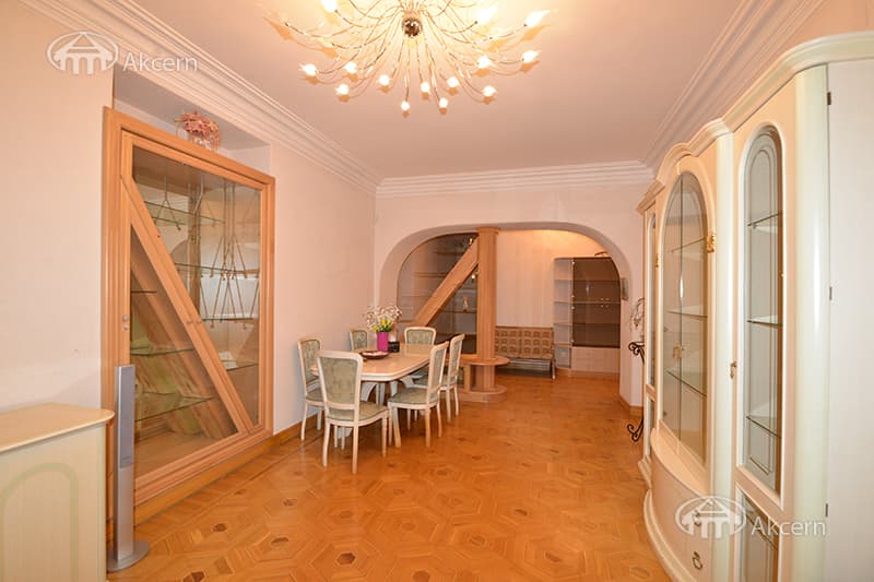 Квартира · 3 комн. · 112 м² · Кентрон