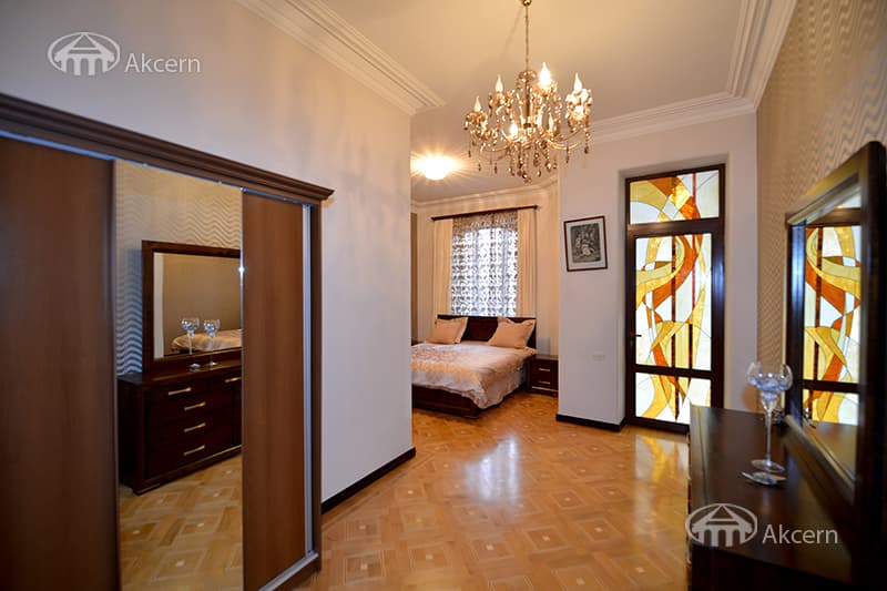 Дом · 6 комн. · 425 м² · Арабкир