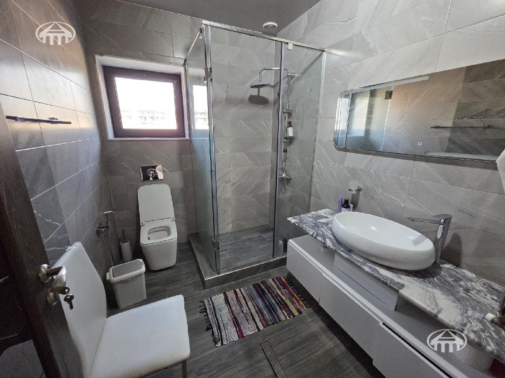 Особняк · 5 комн. · 300 м² · с. Ариндж