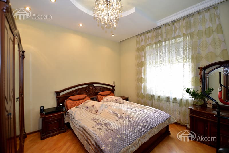 Особняк · 6 комн. · 349 м² · Аджапняк