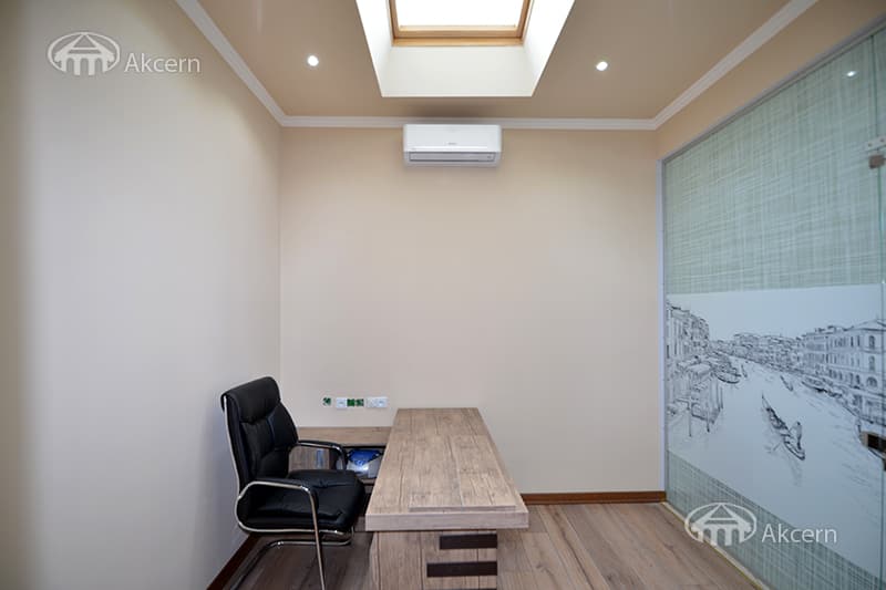 Apartment · 4 rooms · 280 m² · Kentron