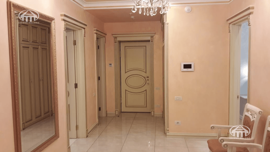 Բնակարան · 4 սեն. · 220 մ² · Կենտրոն — Լուսանկար 4 / 25