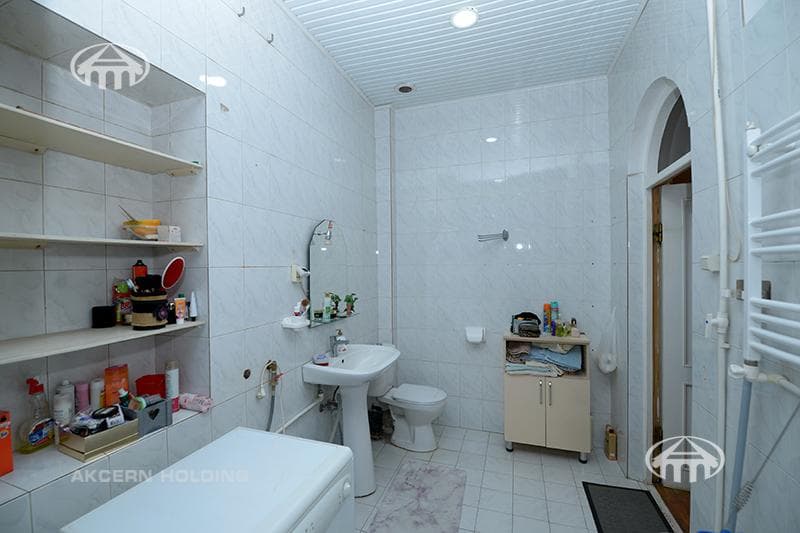 House · 5 rooms · 220 m² · Arabkir