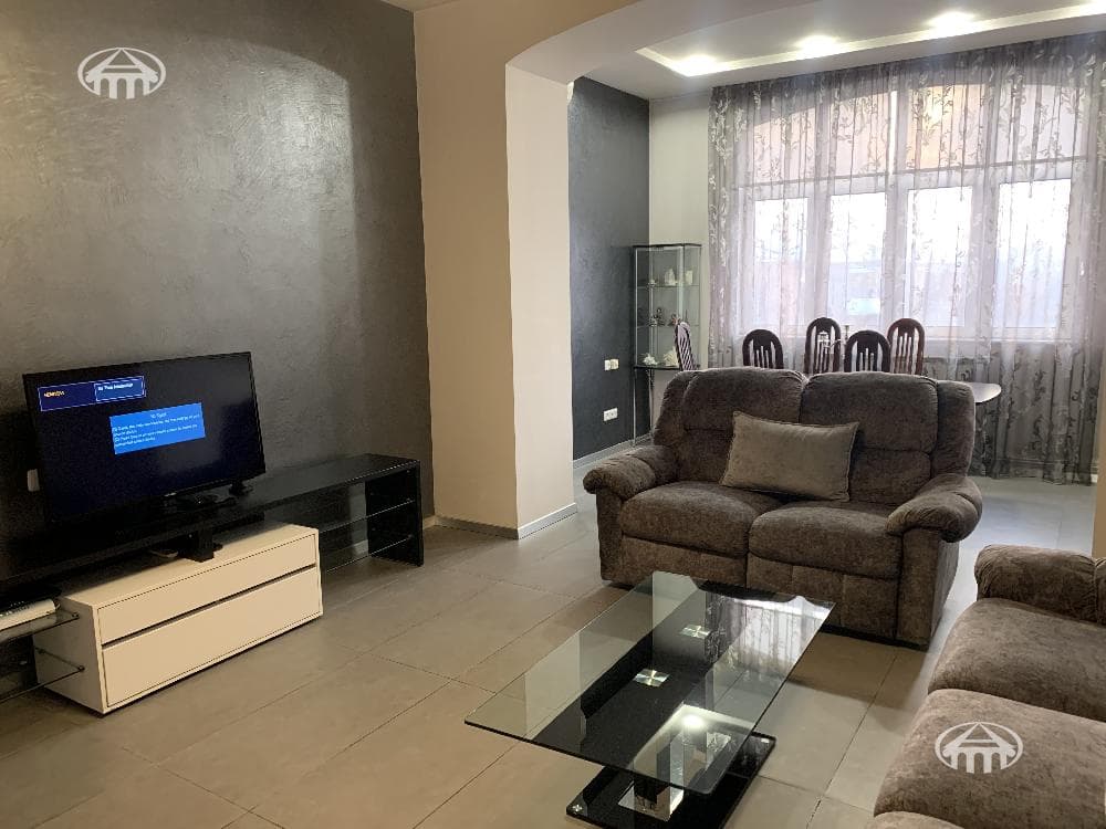 Apartment · 3 rooms · 92 m² · Kentron