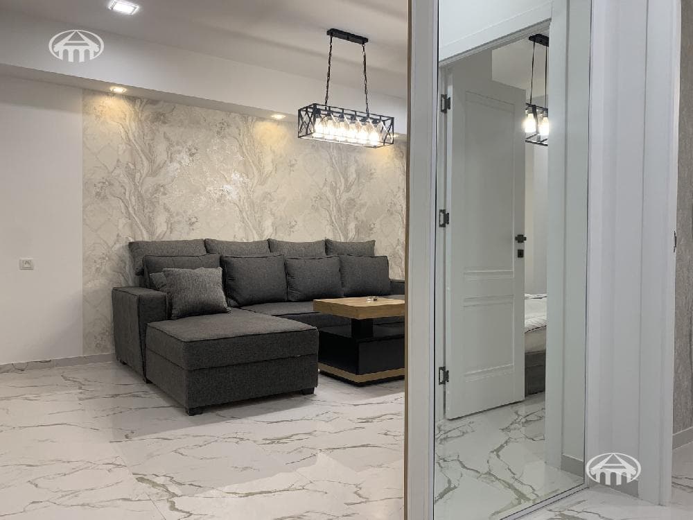 Apartment · 1 rooms · 43 m² · Kentron