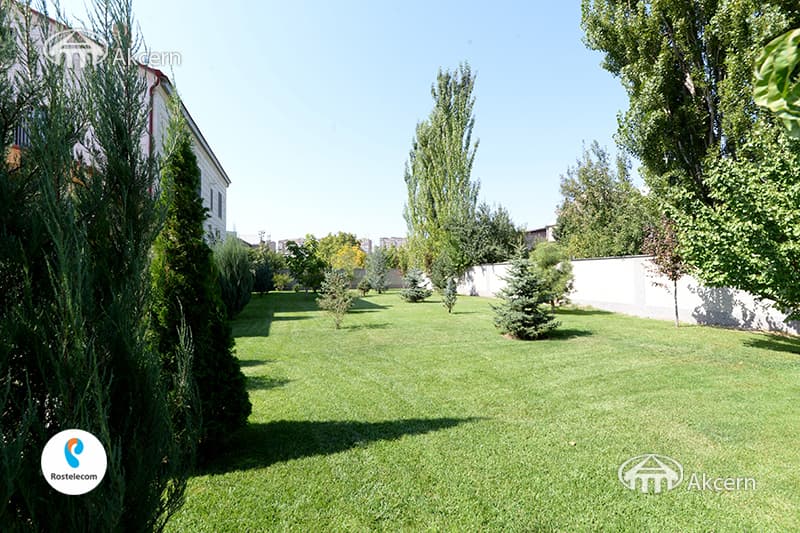 Mansion · 7 rooms · 729 m² · v. Arinj