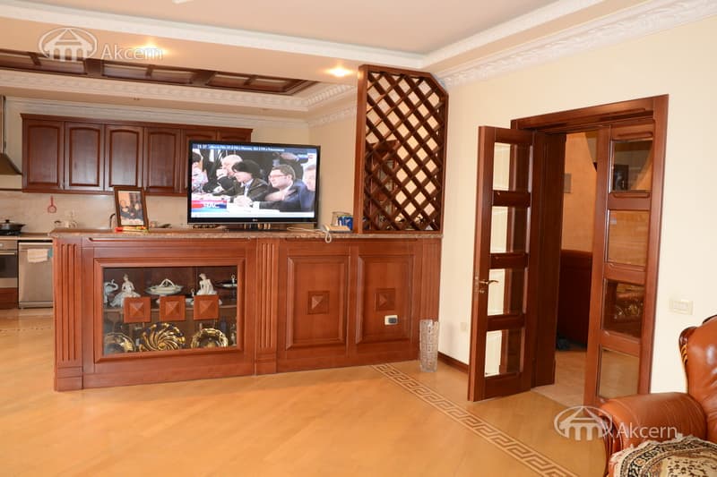 Квартира · 4 комн. · 146 м² · Арабкир