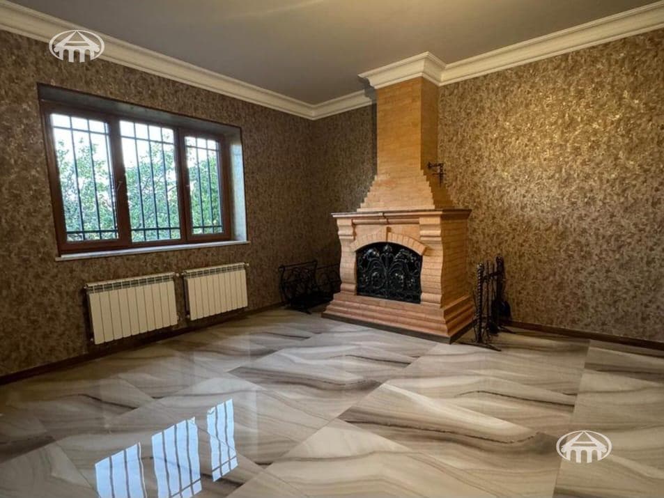 Mansion · 5 rooms · 367 m² · Nor Erznka