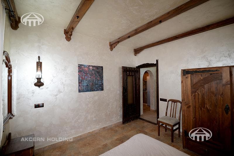 Mansion · 5 rooms · 210 m² · Garni