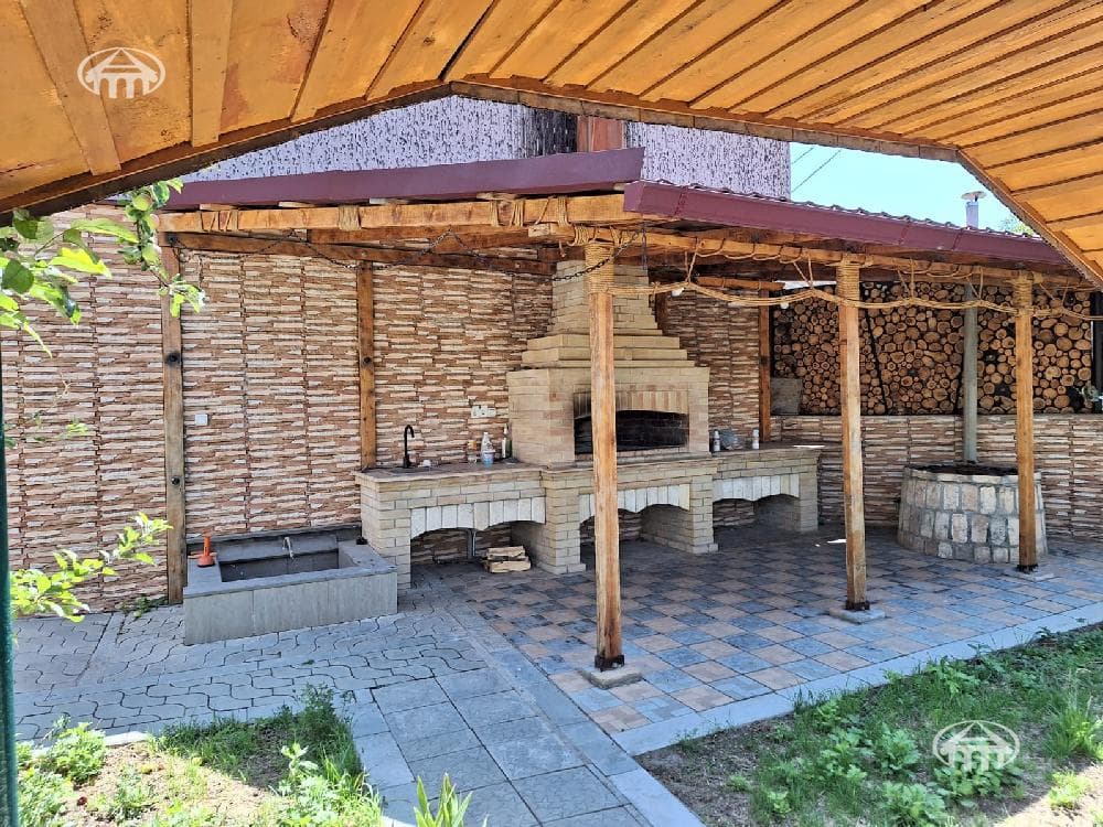 House · 6 rooms · 173 m² · Saghmosavan