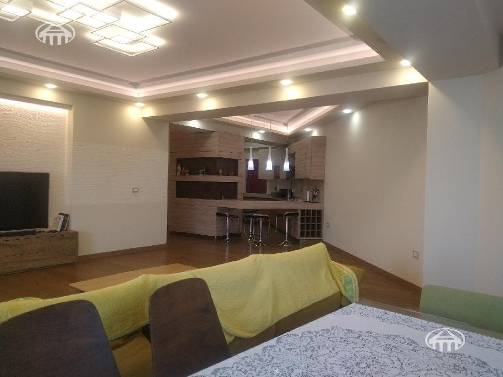 Квартира · 3 комн. · 140 м² · Кентрон