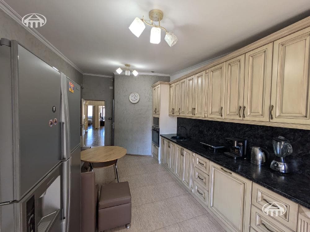 Квартира · 4 комн. · 134 м² · Кентрон