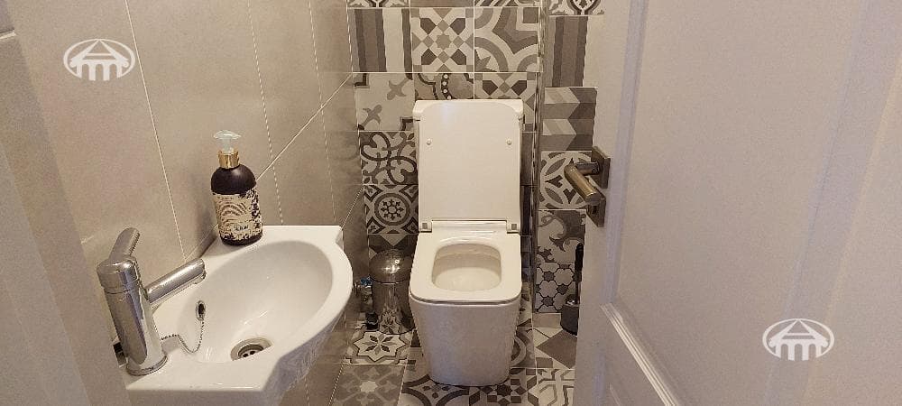 Особняк · 6 комн. · 320 м² · Птгни