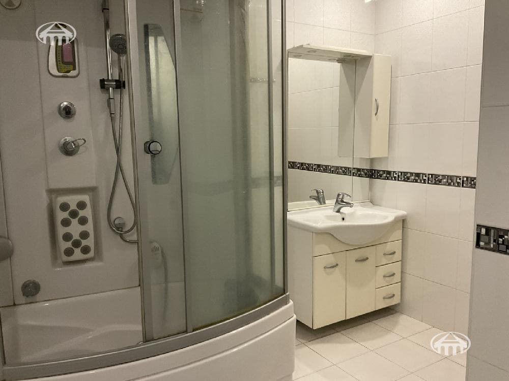 Apartment · 3 rooms · 139 m² · Kentron