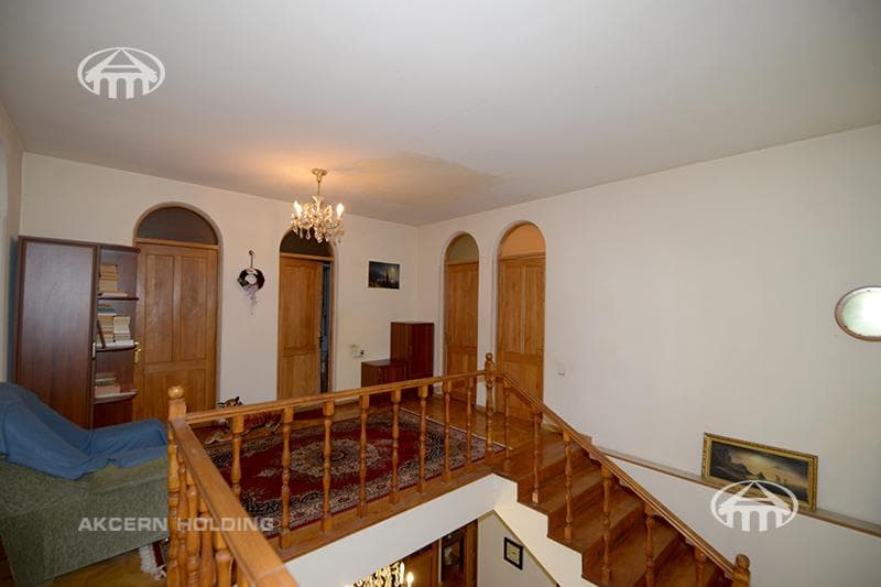 House · 5 rooms · 220 m² · Arabkir