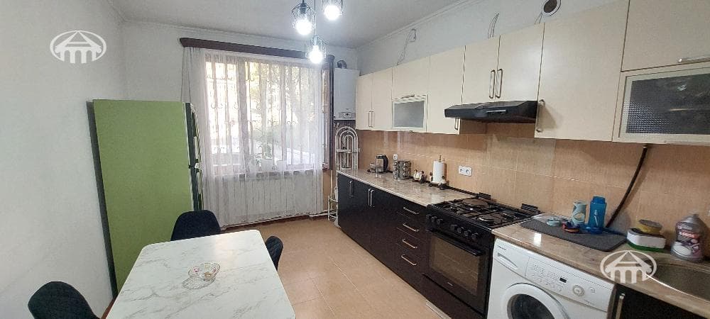 Квартира · 3 комн. · 108 м² · Арабкир